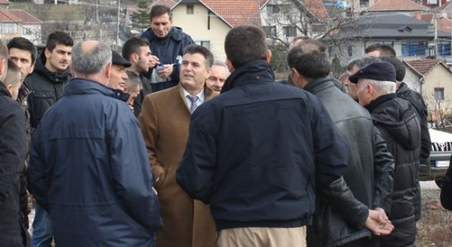 Bahtiri, İbre Üzerindeki Barikatı Kaldırmayı Hedefliyor