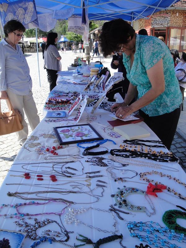 AGİT Prizren'de Kadın El Sanatlarını Tanıttı