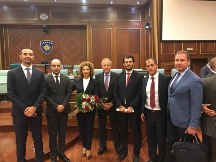 AKR Meclis’te Grup Kuramadı