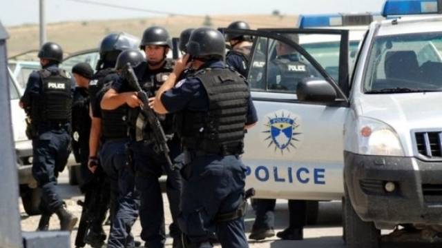 Priştine'de Tefecilere Baskını