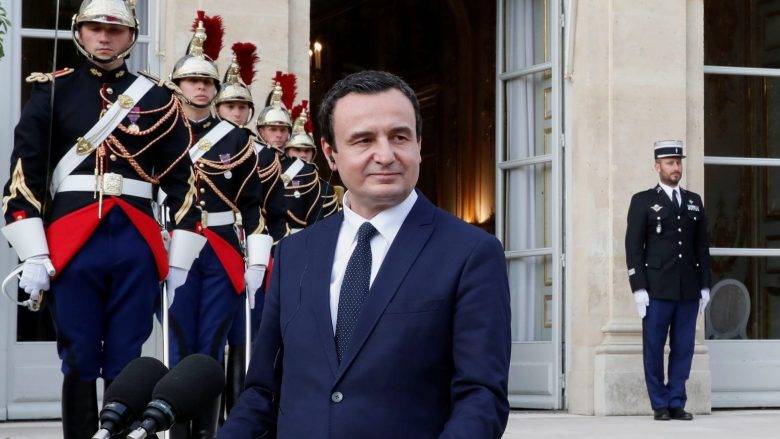 Kurti Barış Forumuna Katılmak İçin Paris’e Hareket Etti