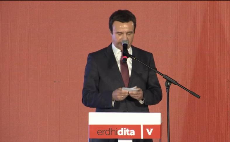 Kosova Halkı Yoğun Bir Şekilde Değişiklikler İçin Oy Verdi