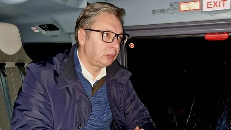 Vuçiç, Ordusunu Ziyaret Etti ve Sırp Temsilcileriyle Görüşeceğini Bildirdi