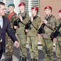 Almanya Askerlerinin Kosova'da Görev Süresini Uzattı