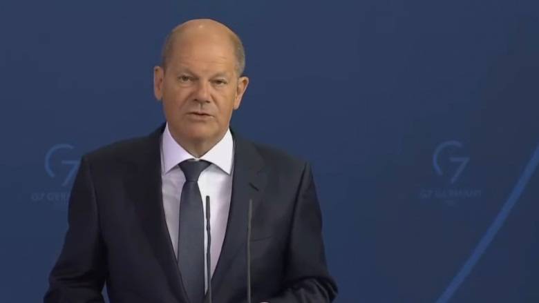 Scholz, Kurti'den Sırbistan ile Diyalogda Yapıcı Olmasını Talep Ediyor