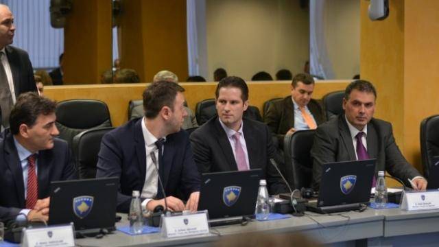 Analistler: Çok Sayıda Bakan Yardımcısı Gereksiz