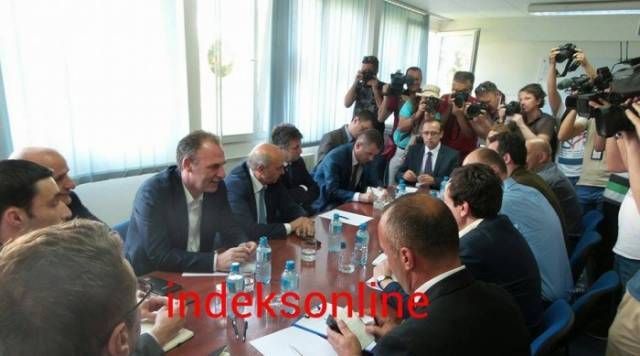 LDK-AAK-Nisma Bloku Vetvendosje İle Anlaşmayı Neden Bozdu?