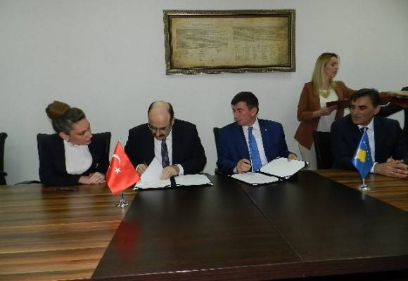 Kosovalı Türk Öğrencileri Sevindirecek Anlaşma