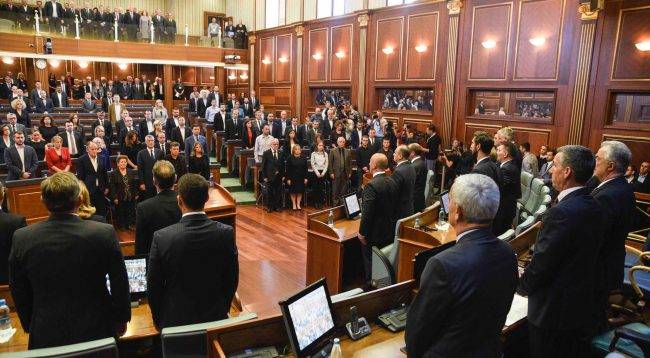 Veseli: Demaçi, Milletin Gururuydu
