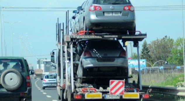 Kosova Eski Araçlarla Doldu