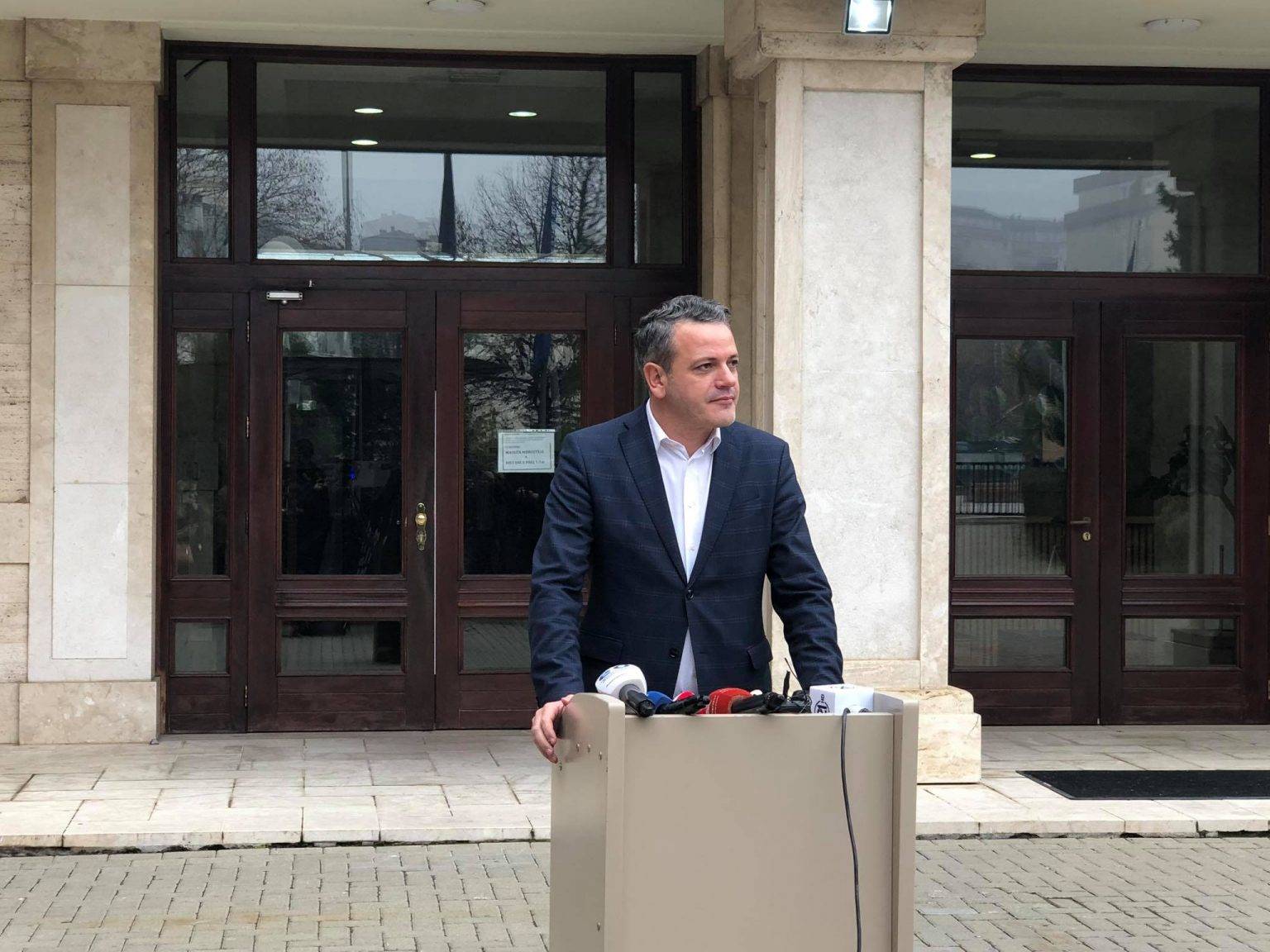 Gashi’den Vetvendosje’ye Cevap