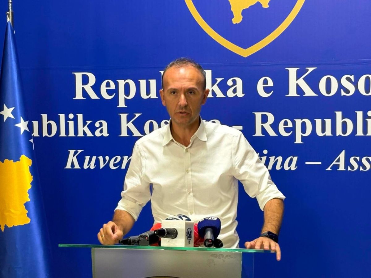 Kurti Kosova'nın Kurumlarını Rehin Tutuyor”