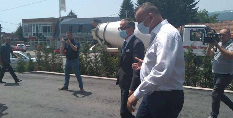 Sağlık Bakanı Vitia, Deçan Belediyesi’ni Ziyaret Etti