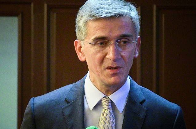 Vllahiu, Prag Diplomatik Misyonuna Önerildi