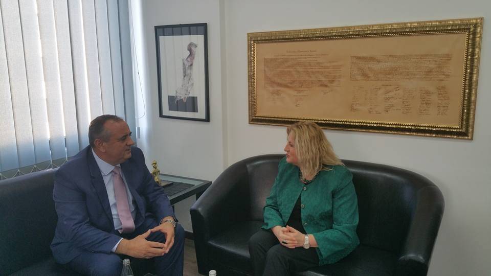 Arif Bütüç, Bakan Edita Tahiri ile Görüştü