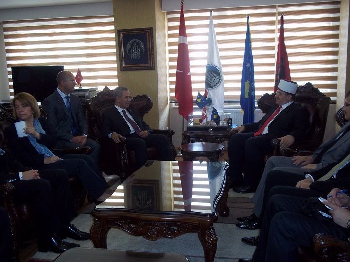 Arınç: Kosova'nın Bütünlüğü Dokunulmazdır