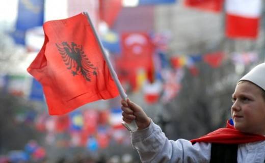 Bayrak Günü Ülkemizde Değişik Törenlerle Kutlanıyor