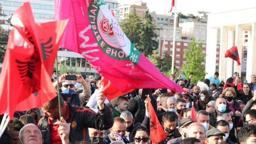 Arnavutluk’ta seçimin galibi Sosyalist Parti oldu