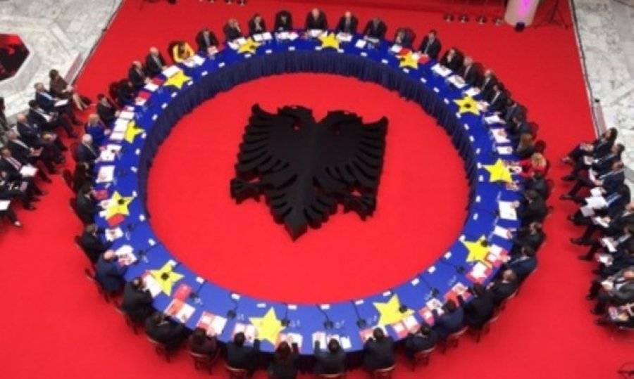 Arnavutluk ve Kosova 12 Anlaşma İmzalayacak