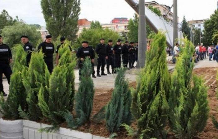 Mitroviça Köprüsünde Arnavut ve Sırp Gençleri Arasında Kavga