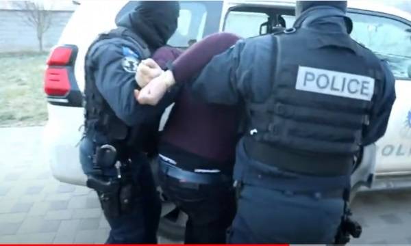 14 Şüpheli Tutuklandı – Para, Araç, Silahlar ve Evraklara El Konuldu