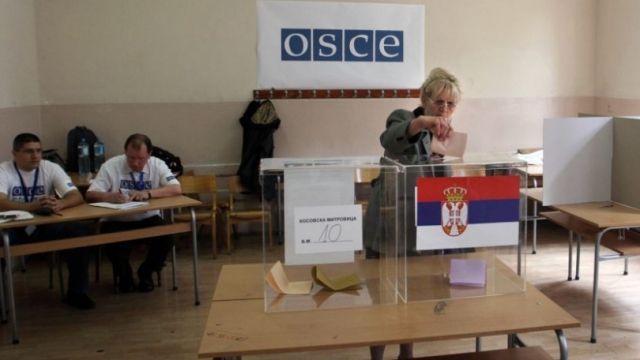 Kosova'ya Sırbistan Seçim Malzemeleri Ulaştı