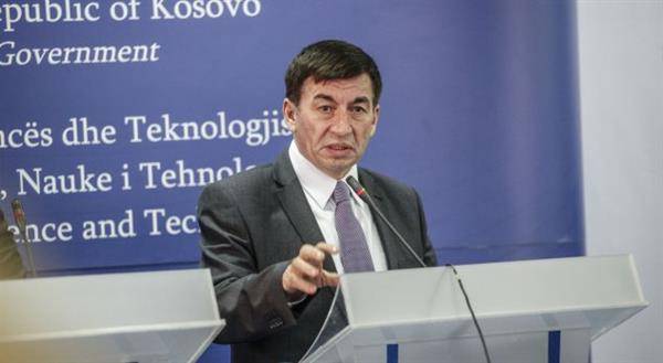 Öğretmenlere Daimi İş Sözleşmeleri Veriliyor