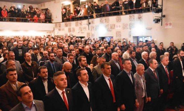 28 Kasımda 28 Aileye Ev Hediye Edildi