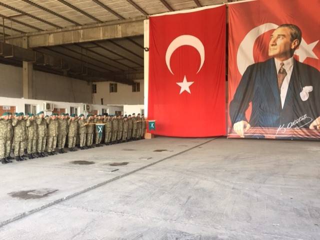 Türk Kışlasında Devir Teslim Töreni