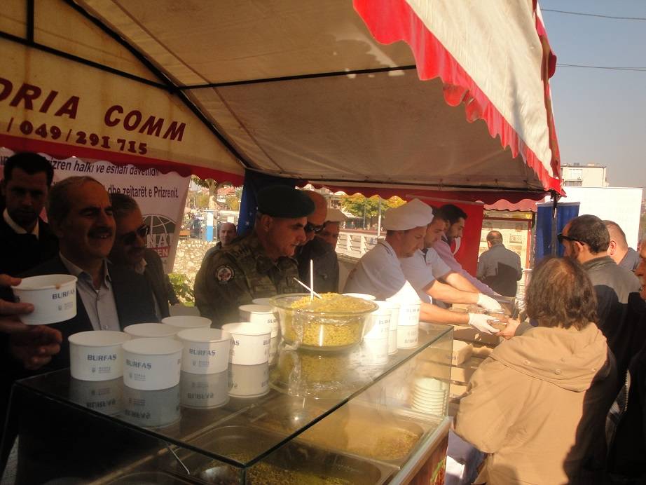 Prizren'de Aşure Gününe Yoğun İlgi