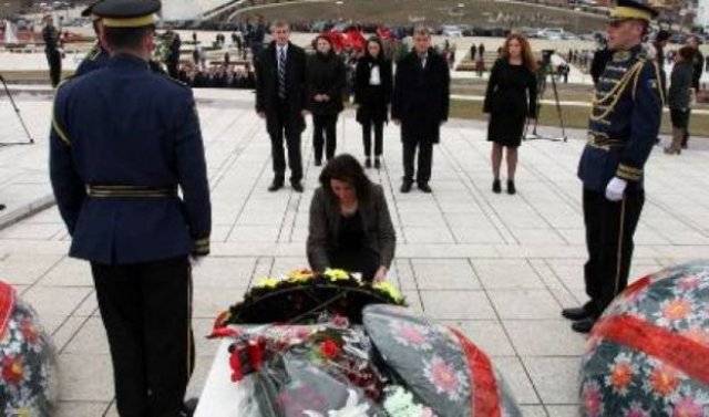 Jahjaga: Bugün Şehitlere Saygı Duruşunda Bulunuyoruz
