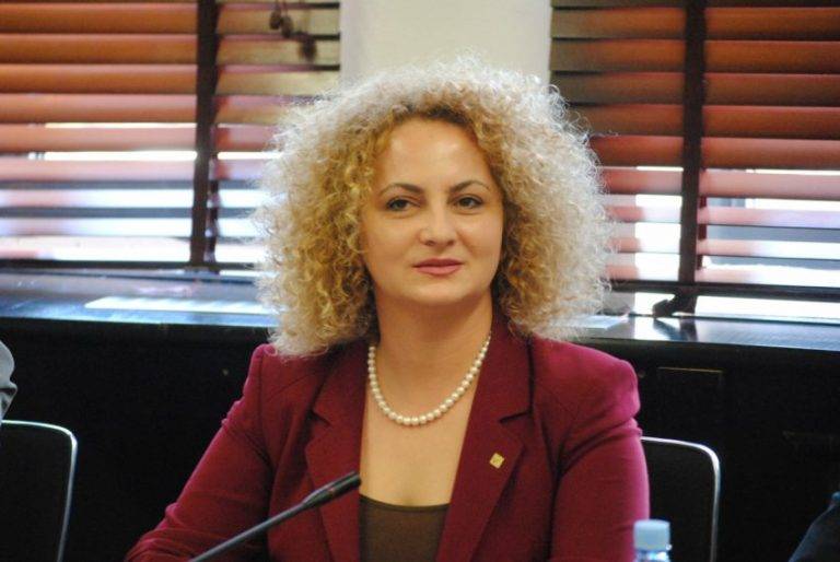 Donika Kadaj-Bujupi de Koronavirüse Yakalandı