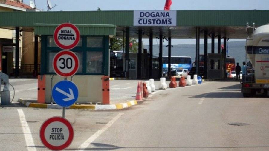 Kosova, Arnavutluk’u da Yüzde 100 Vergi ile Tehdit Ediyor
