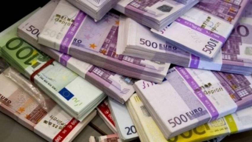 Gurbetçilerimiz Ülkemize Yaklaşık 7 Milyon Avro Gönderdiler