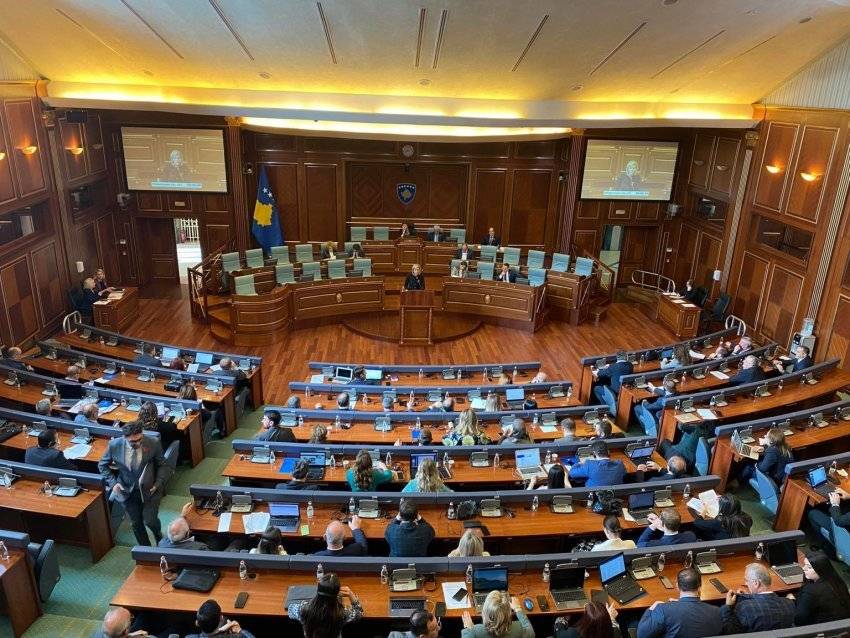 Meclis’te Gerilim: Tahiri, Başbakan Yardımcısı Bislimi’ye Küfürler Yağdırdı