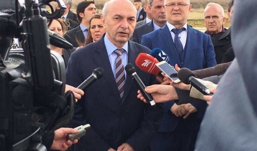 Prekaz'da Jashari Ailesinin Eylem ve Eserlerine Saygıyla Eğiliyoruz