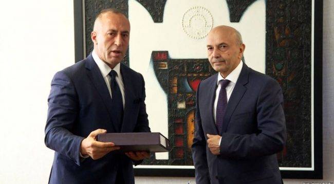 Mustafa’nın 11, Haradinaj’ın 35 Danışmanı Var