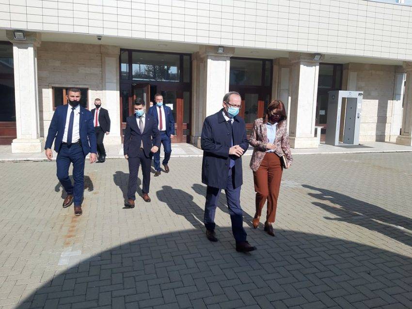 Başbakan Hoti,  Fransa Başkanı Macron ile Bugün Bir Araya Gelecek