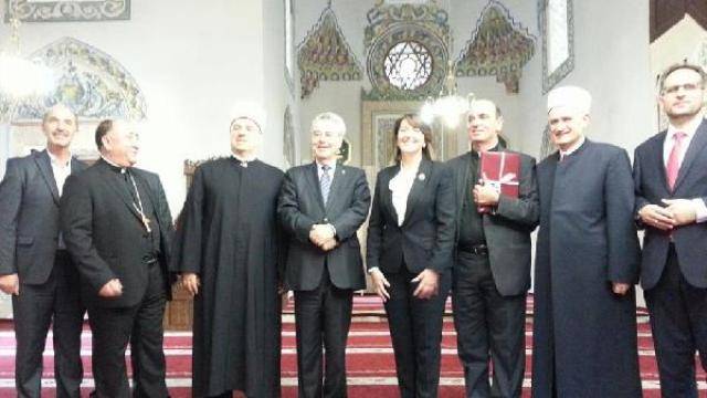 Avusturya Cumhurbaşkanı Fischer'dan Prizren'deki Sinan Paşa Camisi'ne Ziyaret