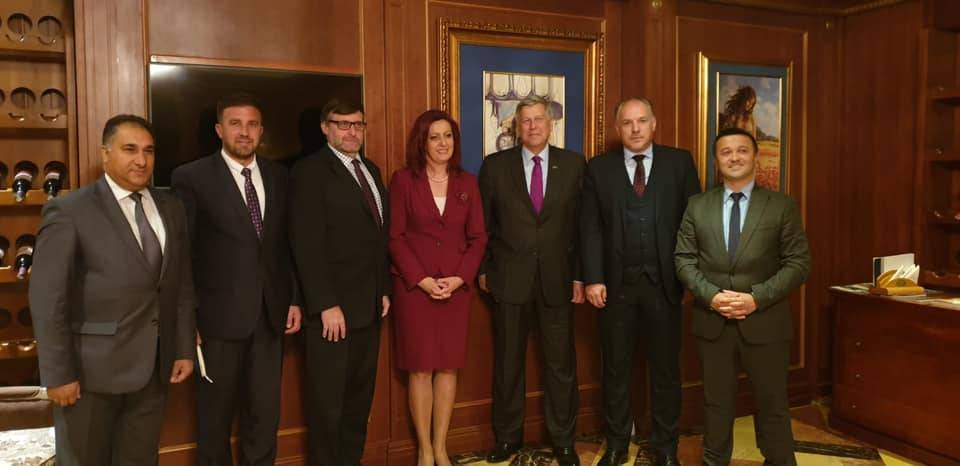 Palmer Topluluklar Temsilcileriyle Görüştü