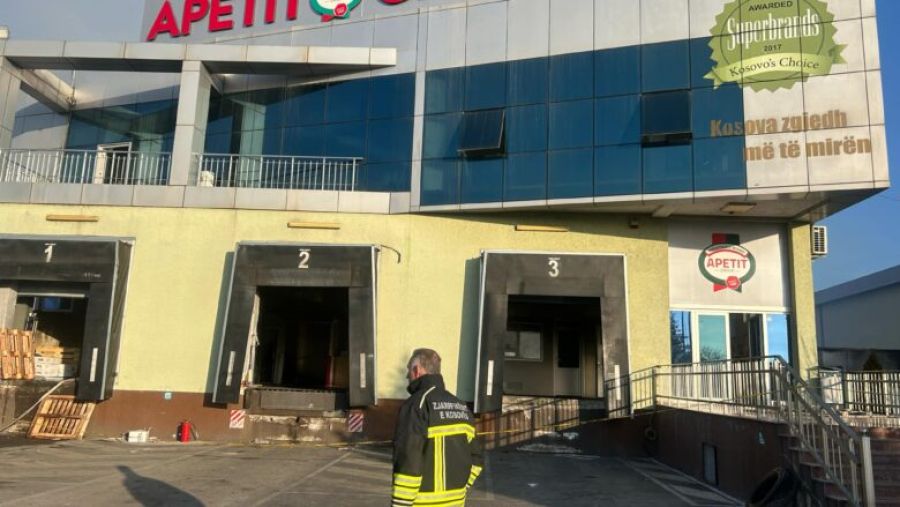 Priştine-Mitroviça Karayolu Üzerindeki Et Fabrikasında Yangın 