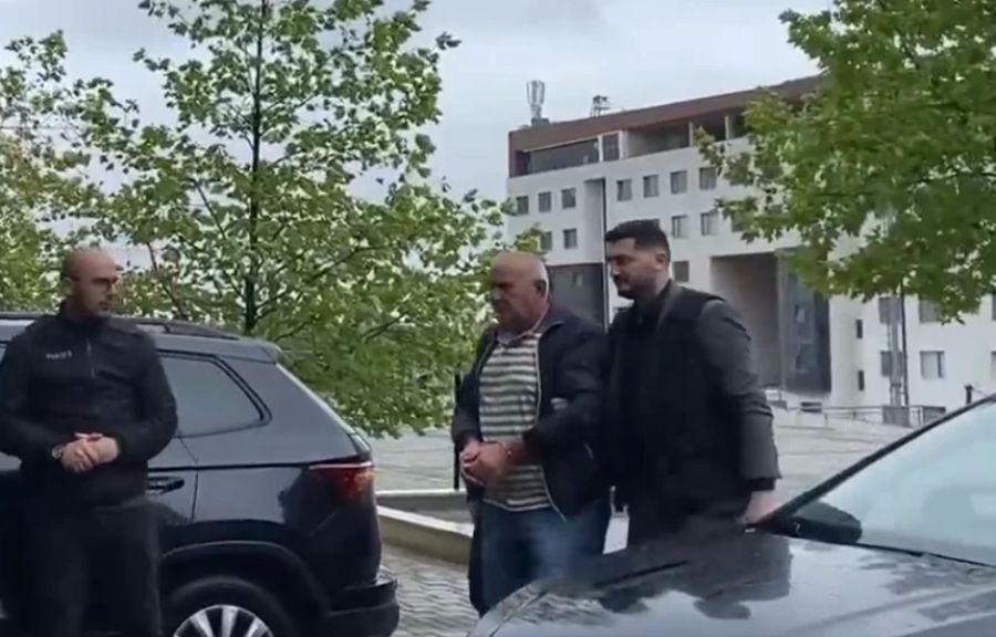 Savaş Suçları Şüphelisi Eski Sırp Komutan Mahkemeye Çıkarıldı