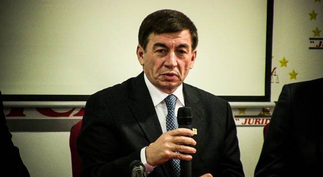Bajrami: Öğretmenlerin Maaşlarının Düşürülmesine İzin Verilmeyecek
