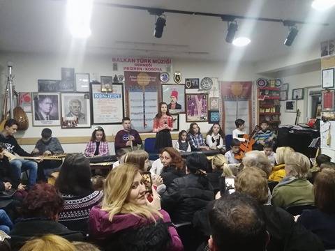 Çocuk Sanatçılar Ayakta Alkışlandı