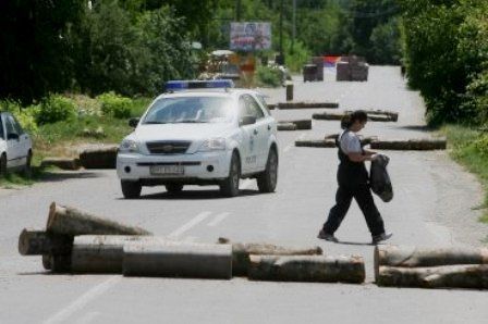 Kosova Kuzeyinde Barikatlar Artıyor