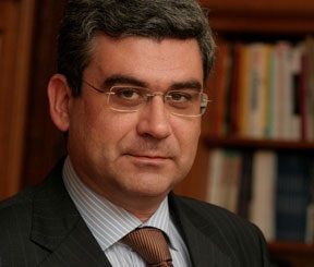 Romanya Divan Kararını Bekliyor