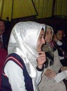 Priştine'de Başörtüsü Protestosu