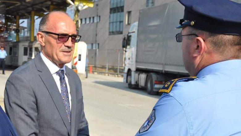 Bakan, Sınır Geçitlerinde Başbakan’ın Talimatlarını Uyguluyor