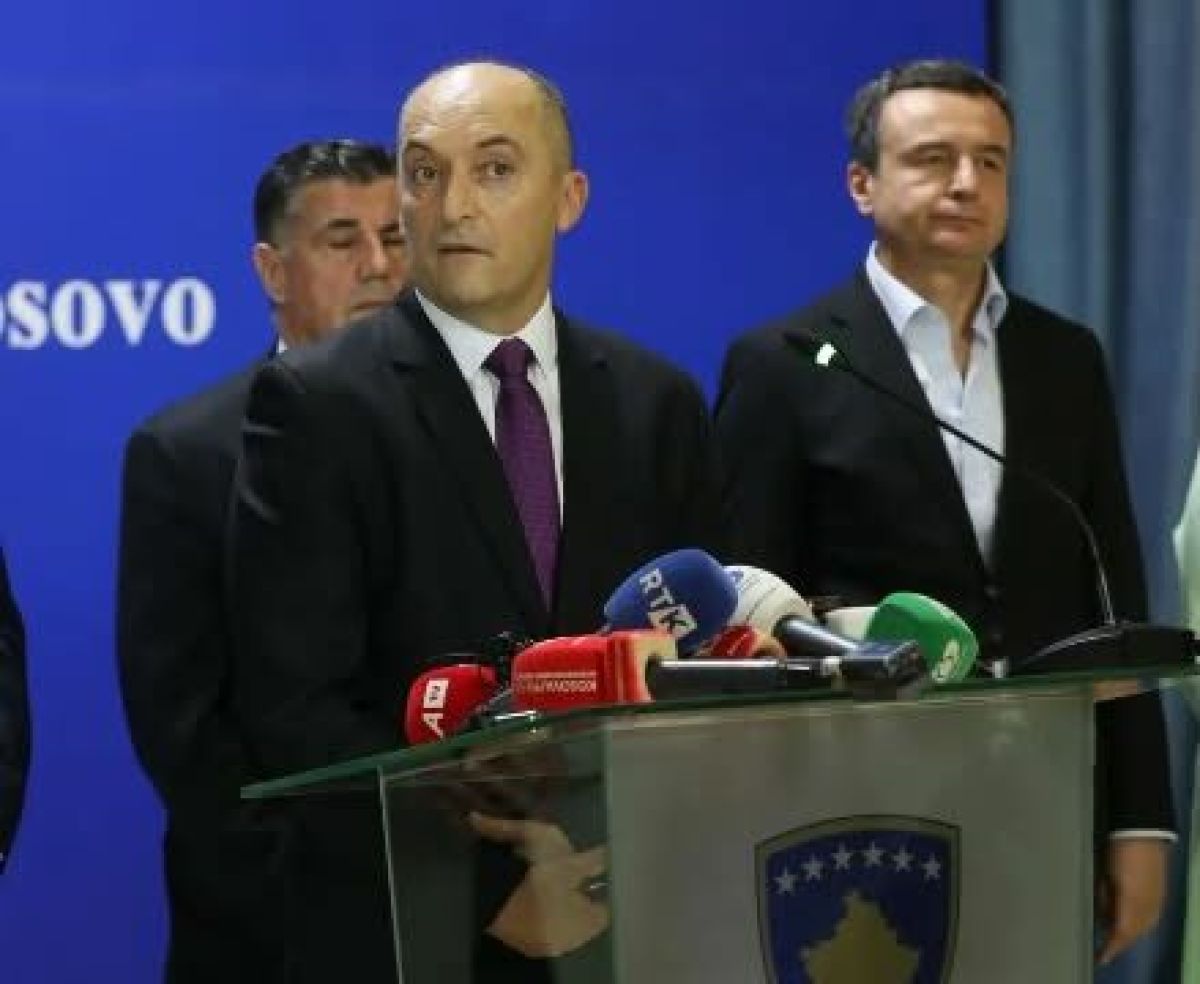 Kosova Krizi Atlattı ve Devlet Başına Entelektüel Birikime Sahip Saygın Bir Hanımefendiyi Getirdi