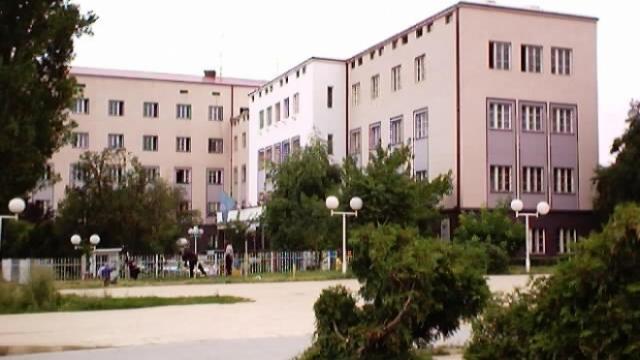 Priştine,  Eğitim Müdüründen Halen Mahrum